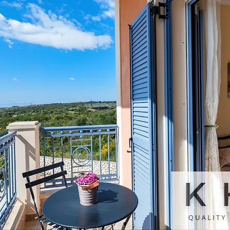 Villa Xenia In Village, Private Pool, Barbecue, View! Karavádhos